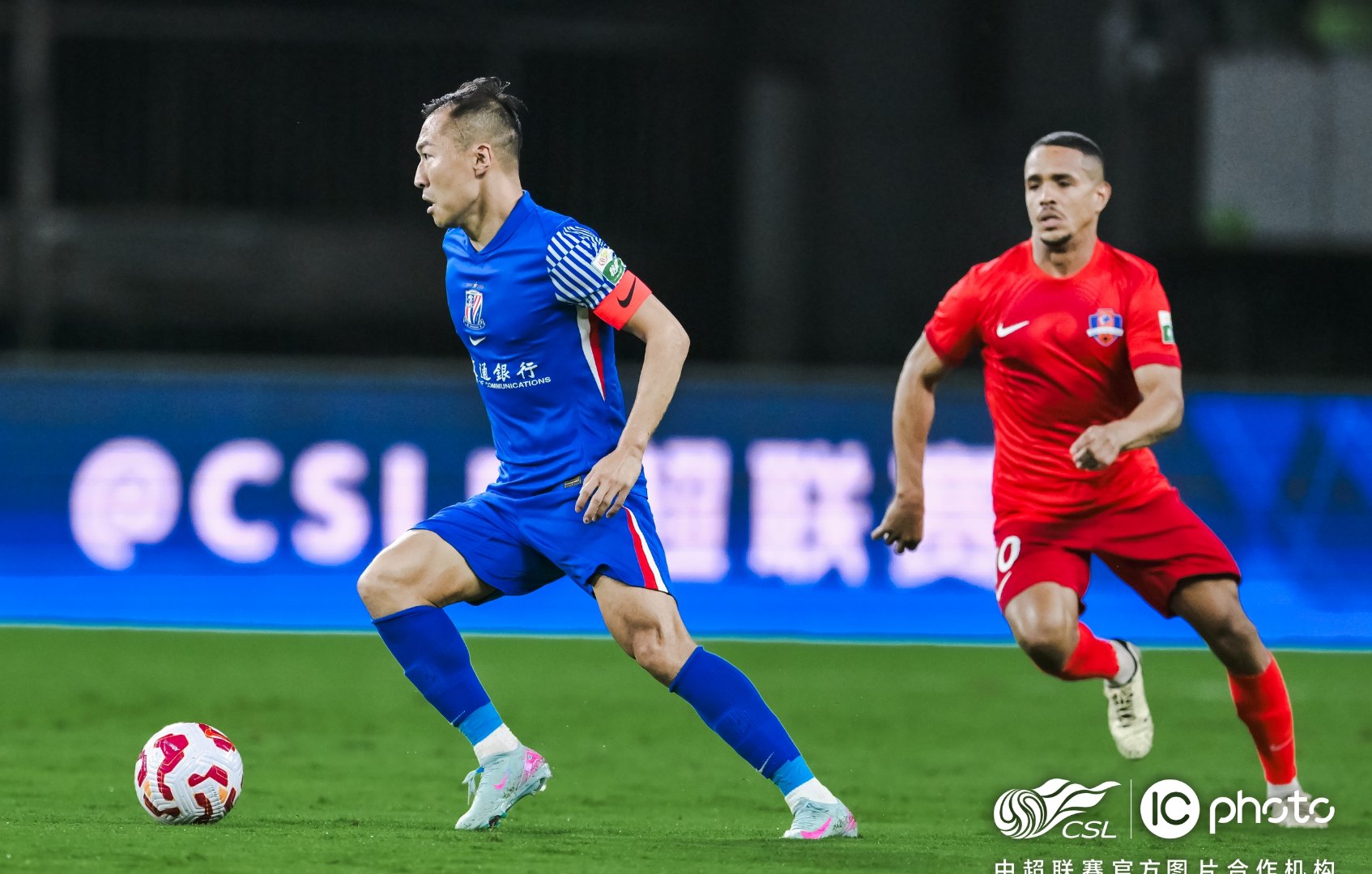 乐鱼-赛地聚焦——荷甲今晚热度飙升，多伦多猛龙内部沟通，引发热议，身体对抗强度拉满的简单介绍